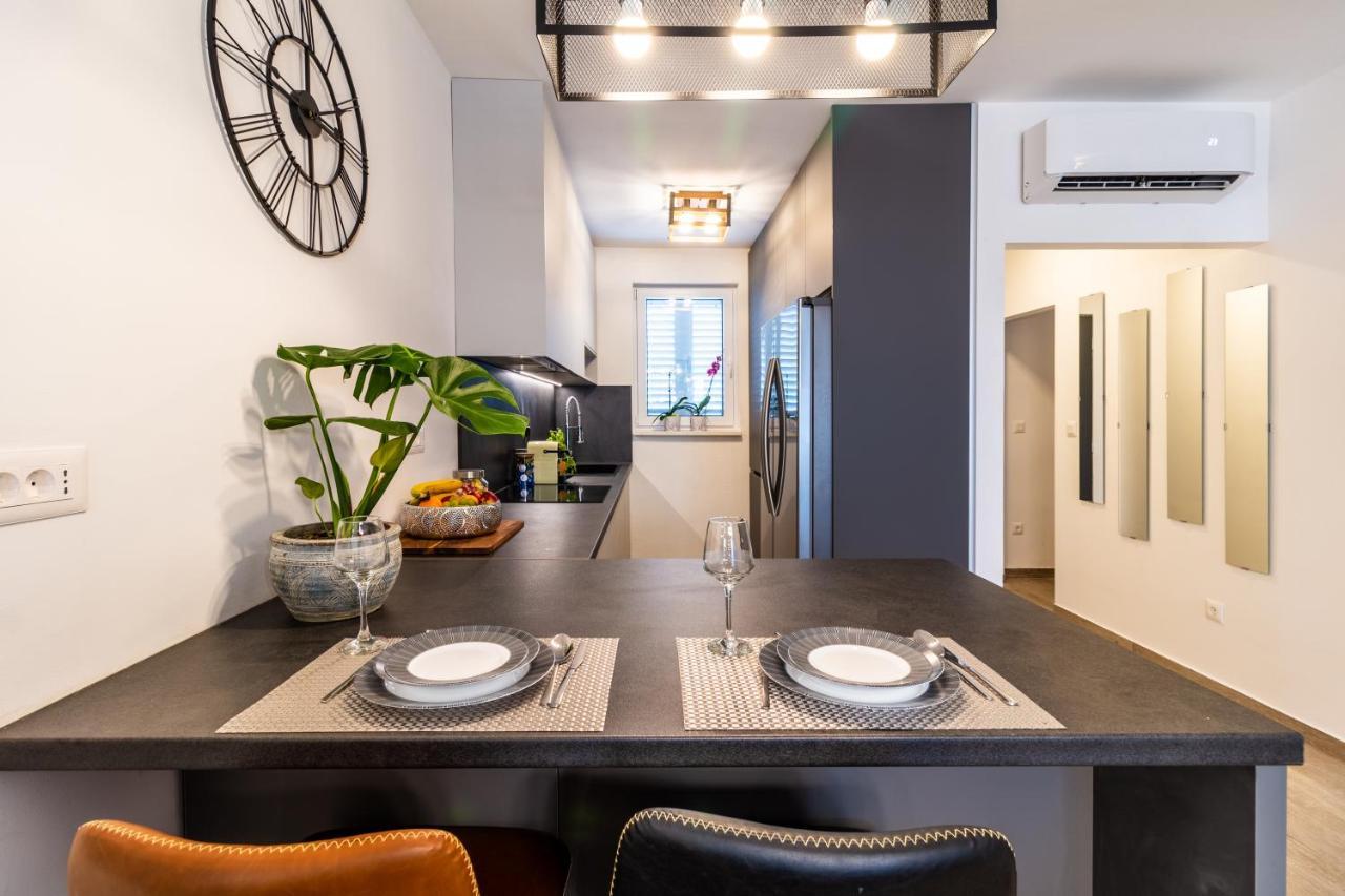 The One Apartment Сплит Екстериор снимка