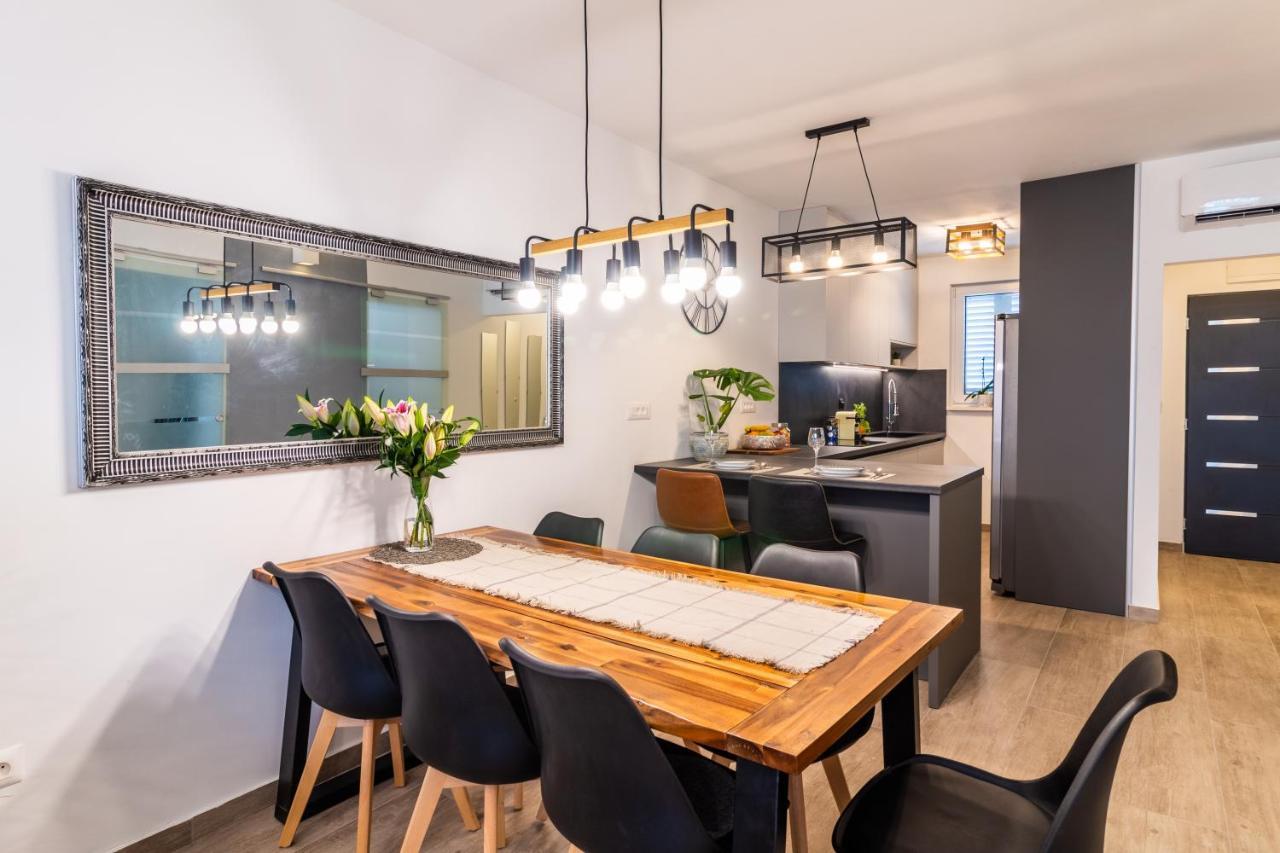 The One Apartment Сплит Екстериор снимка
