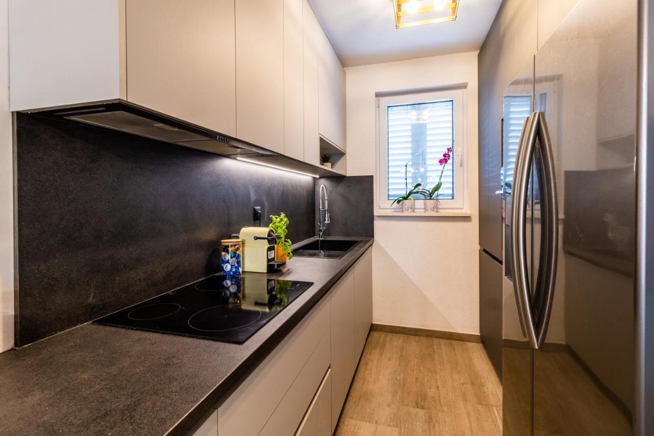 The One Apartment Сплит Екстериор снимка
