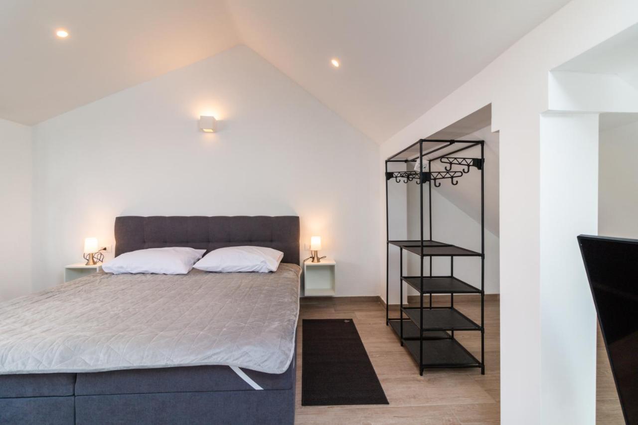 The One Apartment Сплит Екстериор снимка