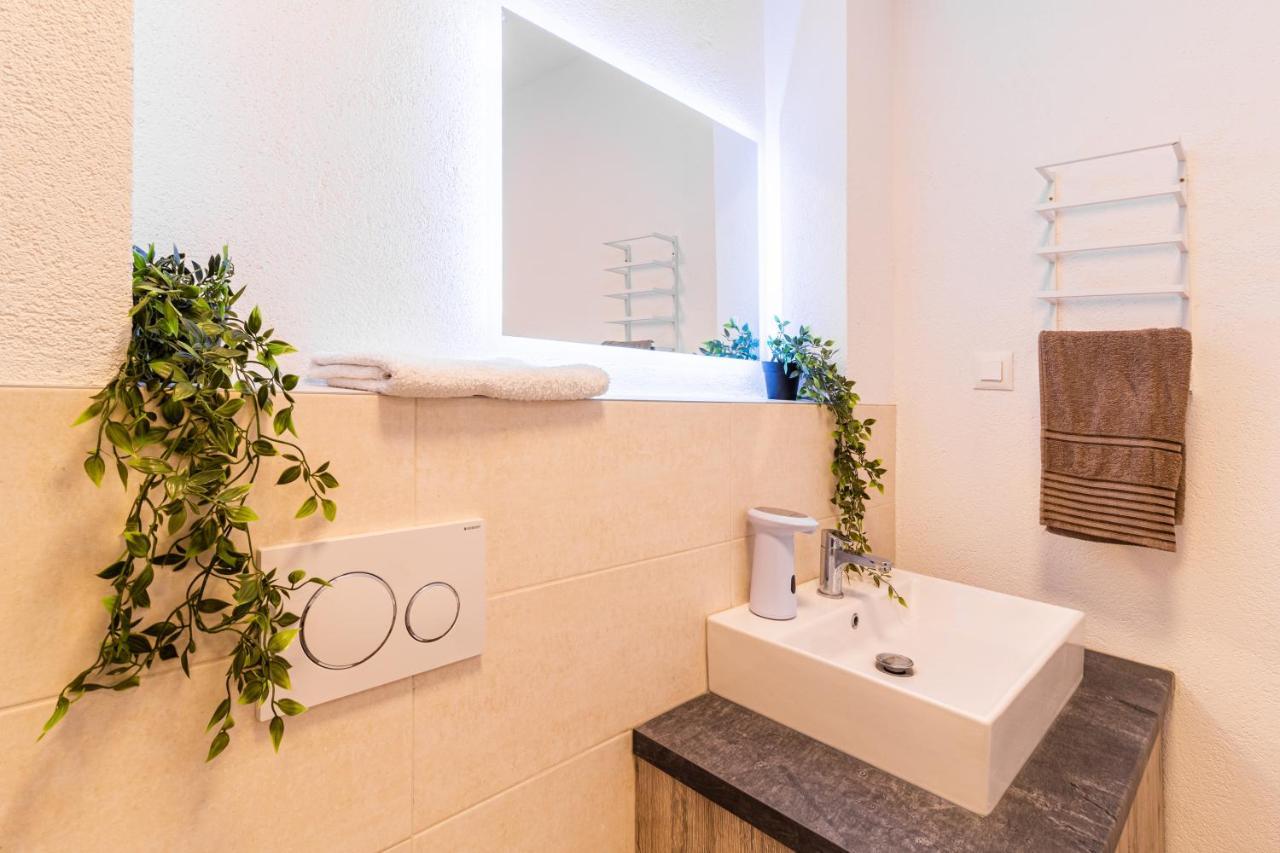 The One Apartment Сплит Екстериор снимка