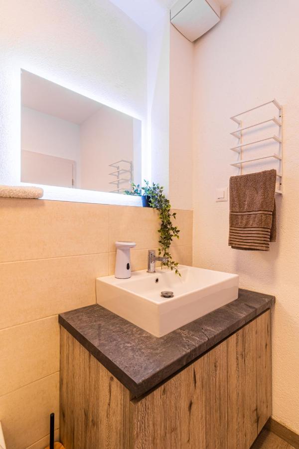 The One Apartment Сплит Екстериор снимка